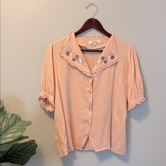 NWOT Simply Retro Strawberry Embroidered Blouse - Picture 1 of 7